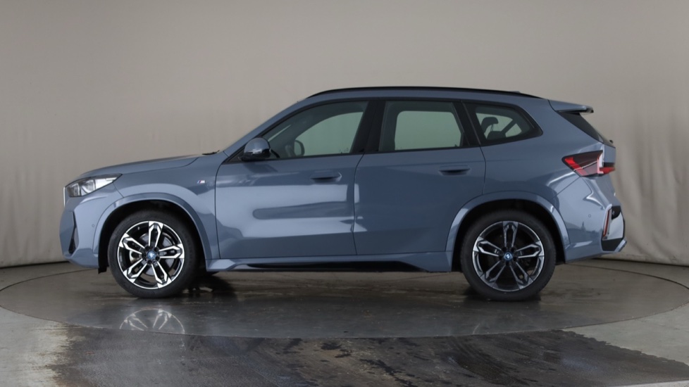 BMW iX1 Image 2