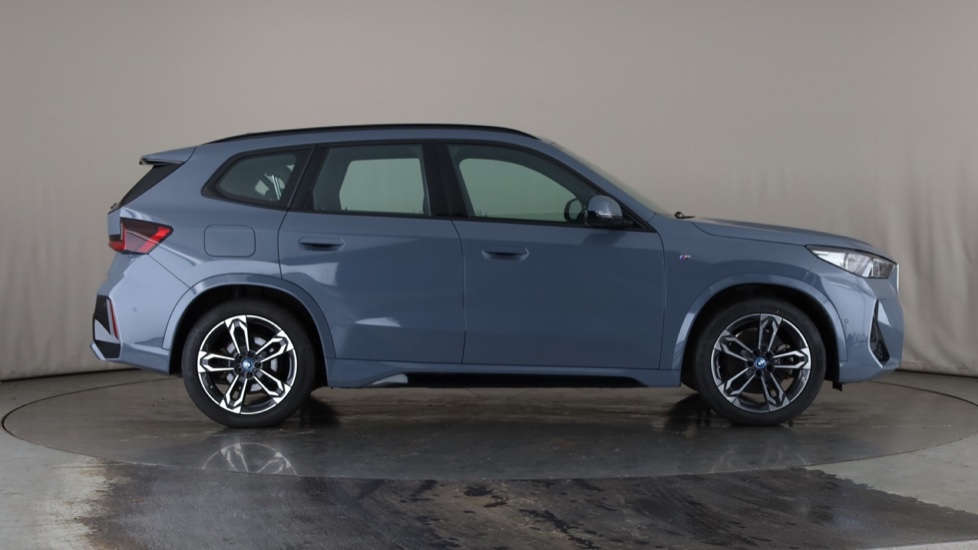 BMW iX1 Image 6