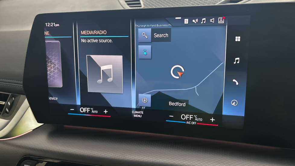 BMW iX1 Image 12
