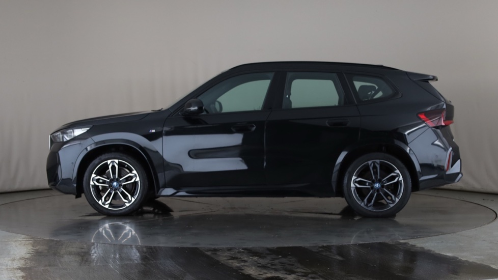 BMW iX1 Image 2