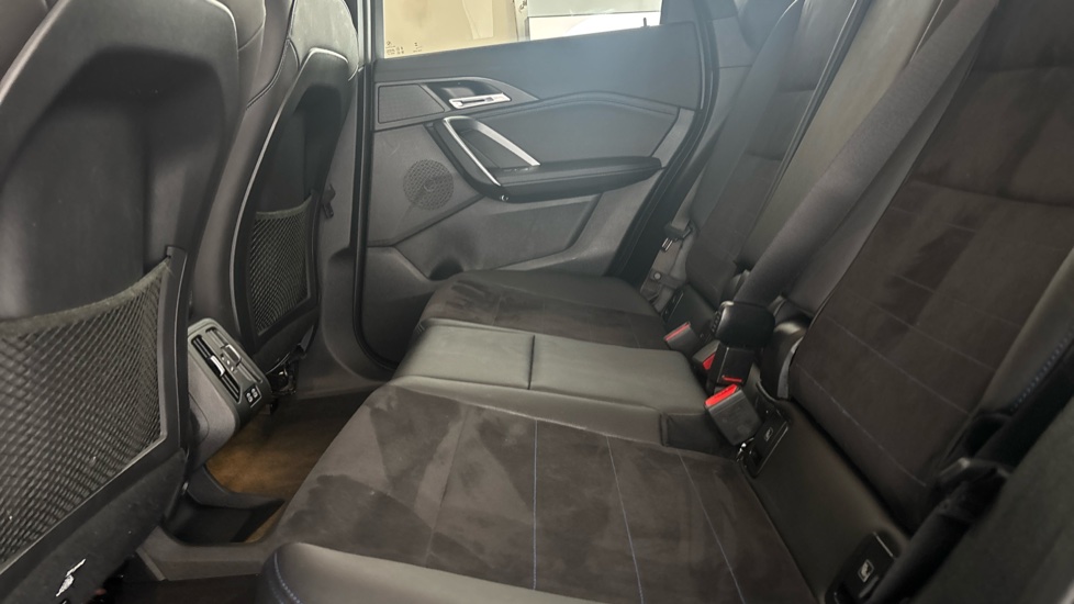 BMW iX1 Image 14