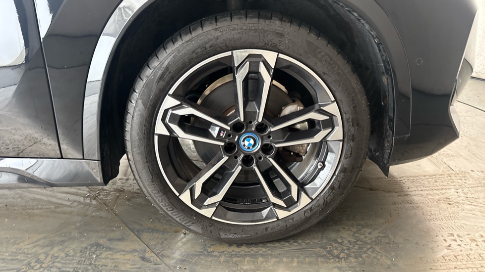 BMW iX1 Image 20