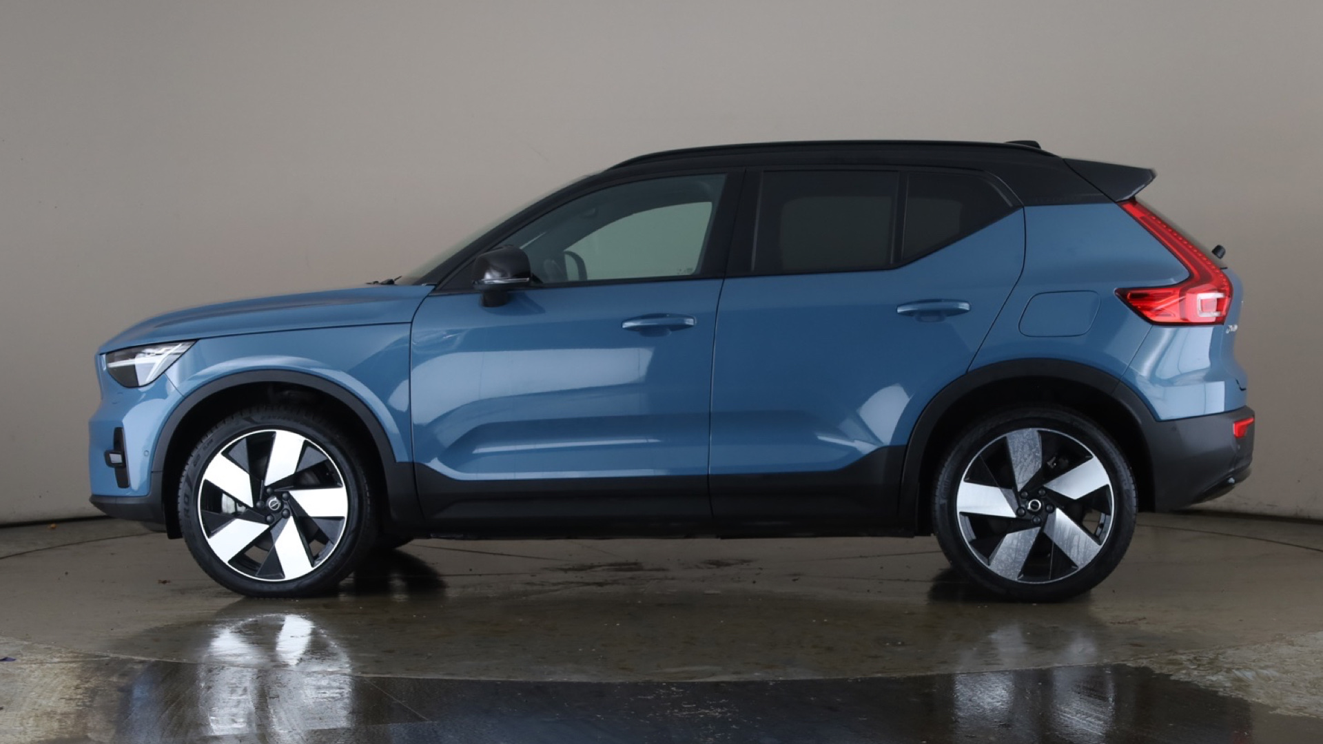 300kW Recharge Twin Ultimate 78kWh 5dr AWD Auto [2023]