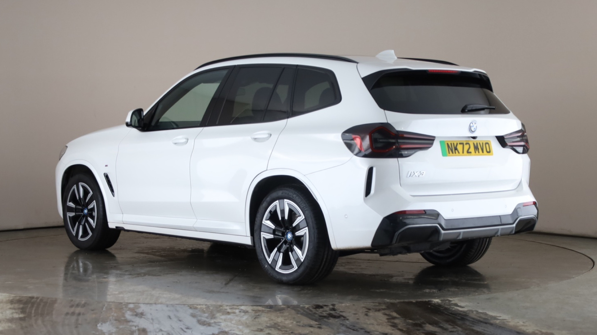 4027488 210kW M Sport 80kWh 5dr Auto