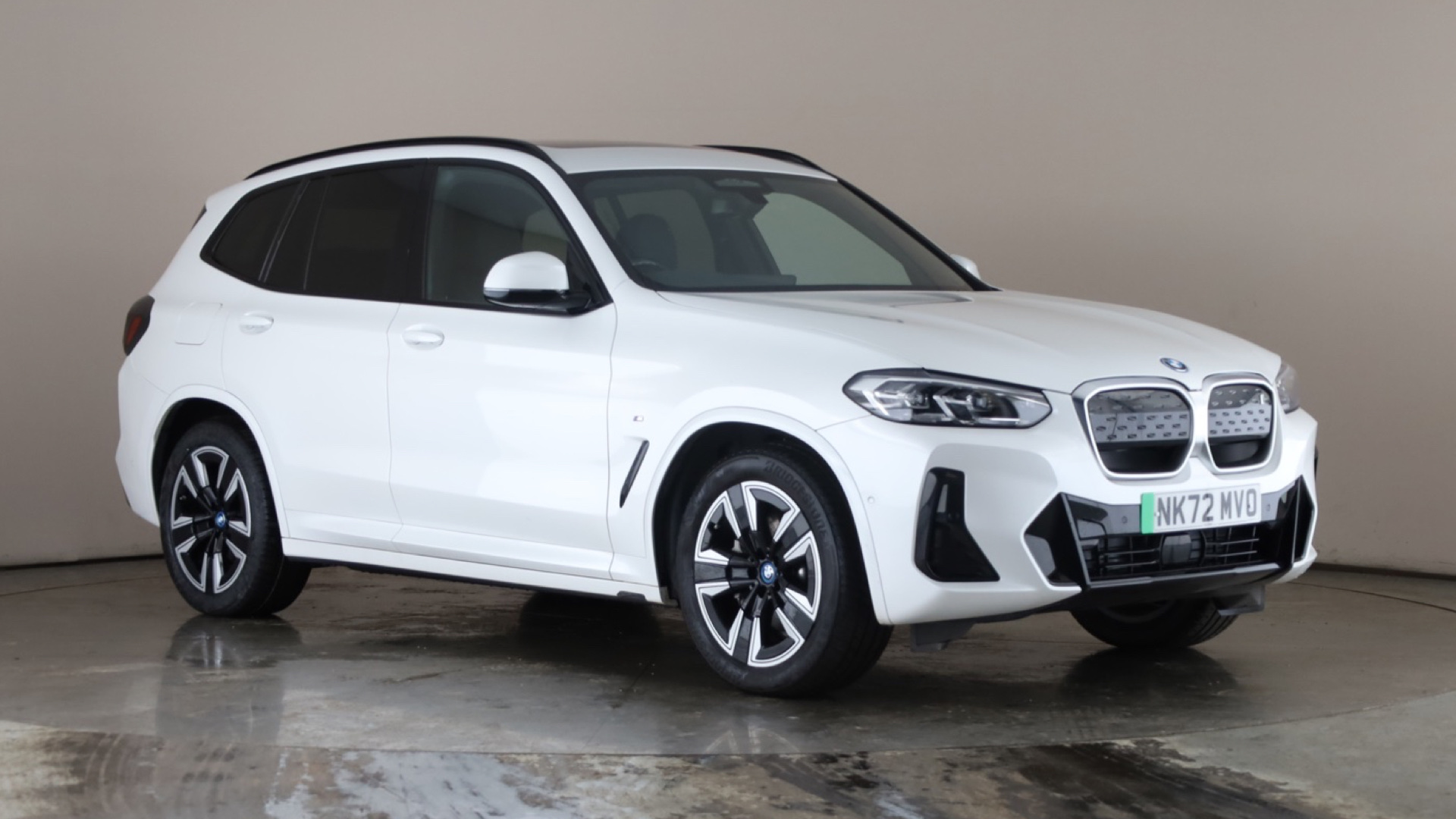 4027488 210kW M Sport 80kWh 5dr Auto