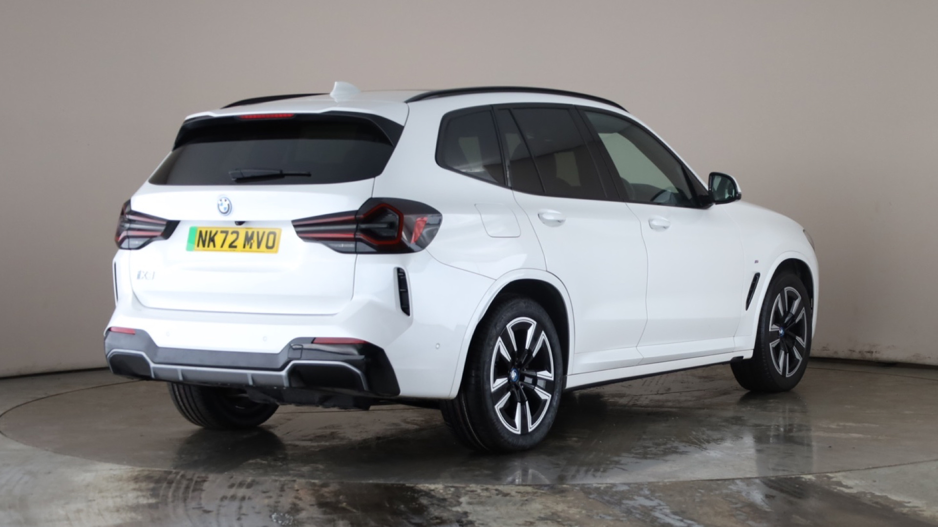 4027488 210kW M Sport 80kWh 5dr Auto