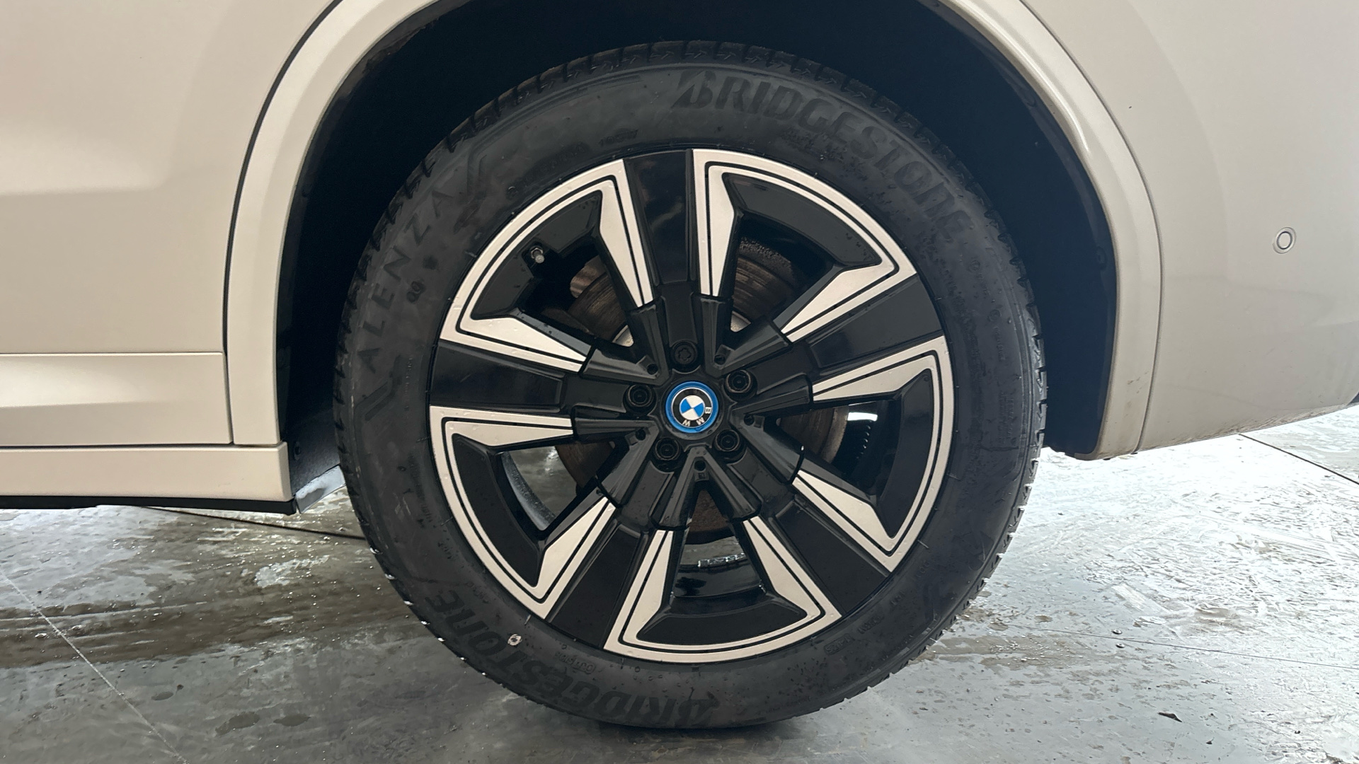 4027488 210kW M Sport 80kWh 5dr Auto