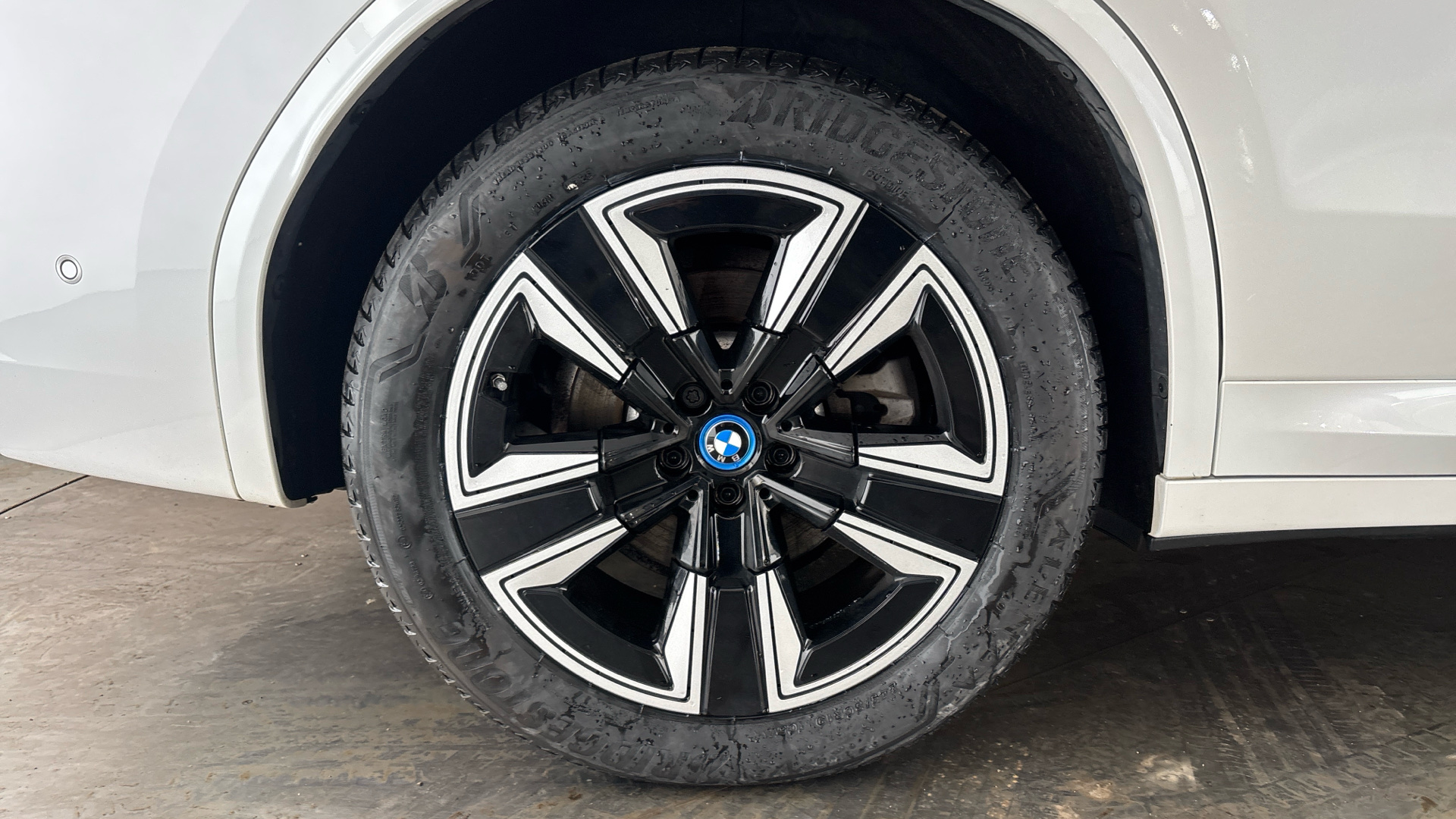 4027488 210kW M Sport 80kWh 5dr Auto