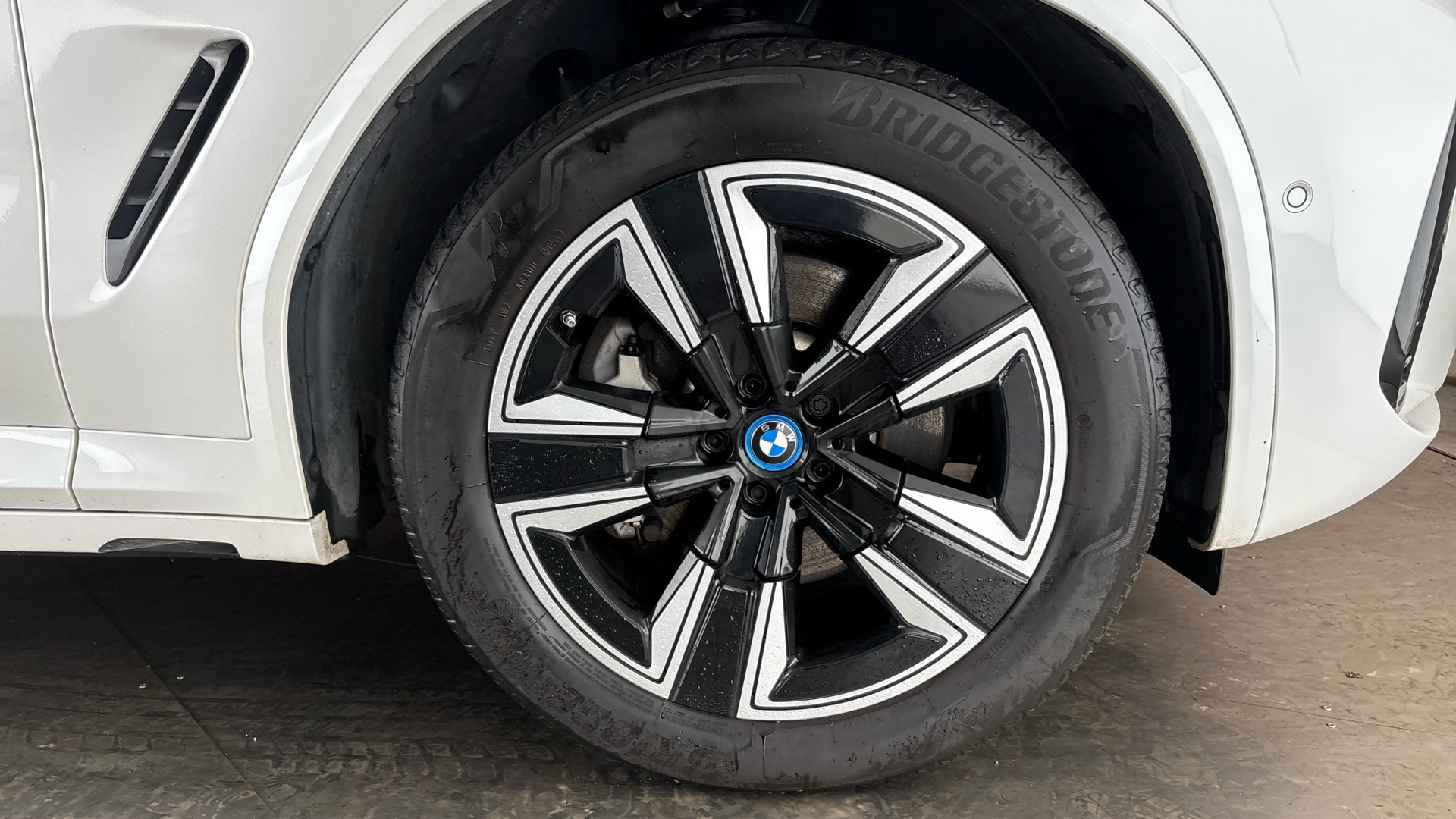 4027488 210kW M Sport 80kWh 5dr Auto