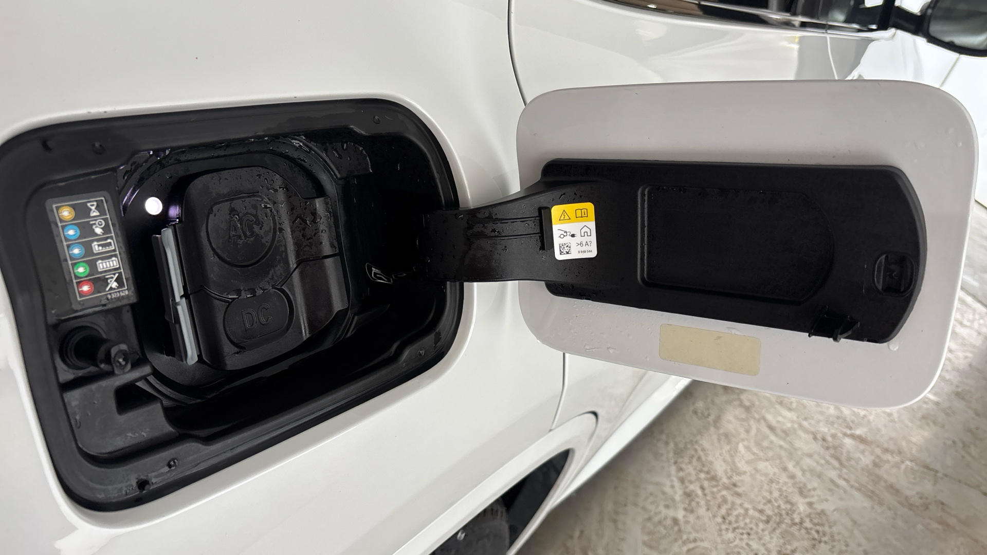 4027488 210kW M Sport 80kWh 5dr Auto