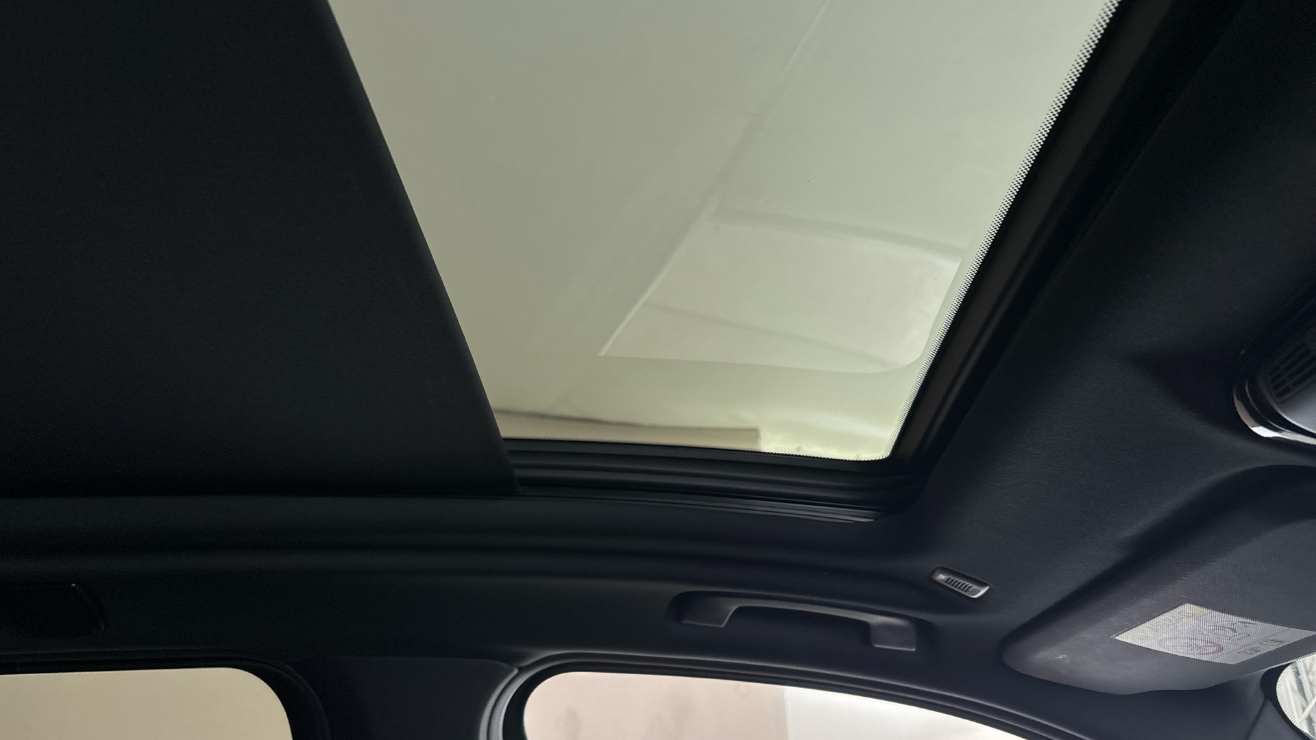 4027488 210kW M Sport 80kWh 5dr Auto