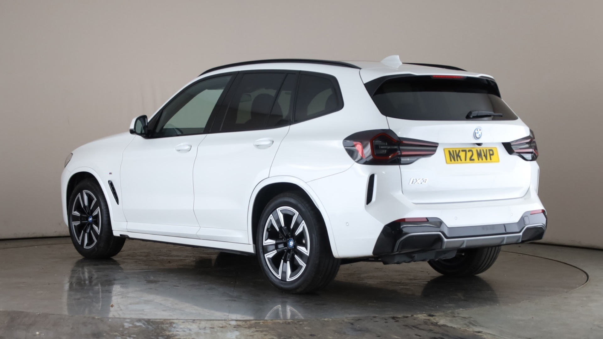 4027428 210kW M Sport 80kWh 5dr Auto