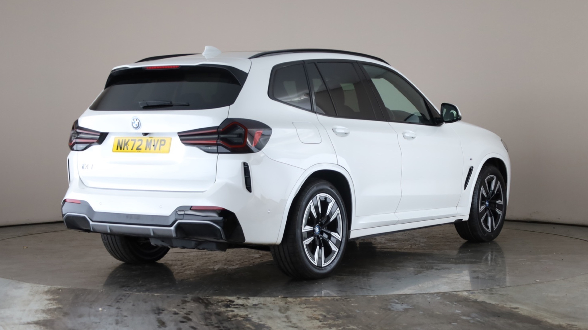 4027428 210kW M Sport 80kWh 5dr Auto
