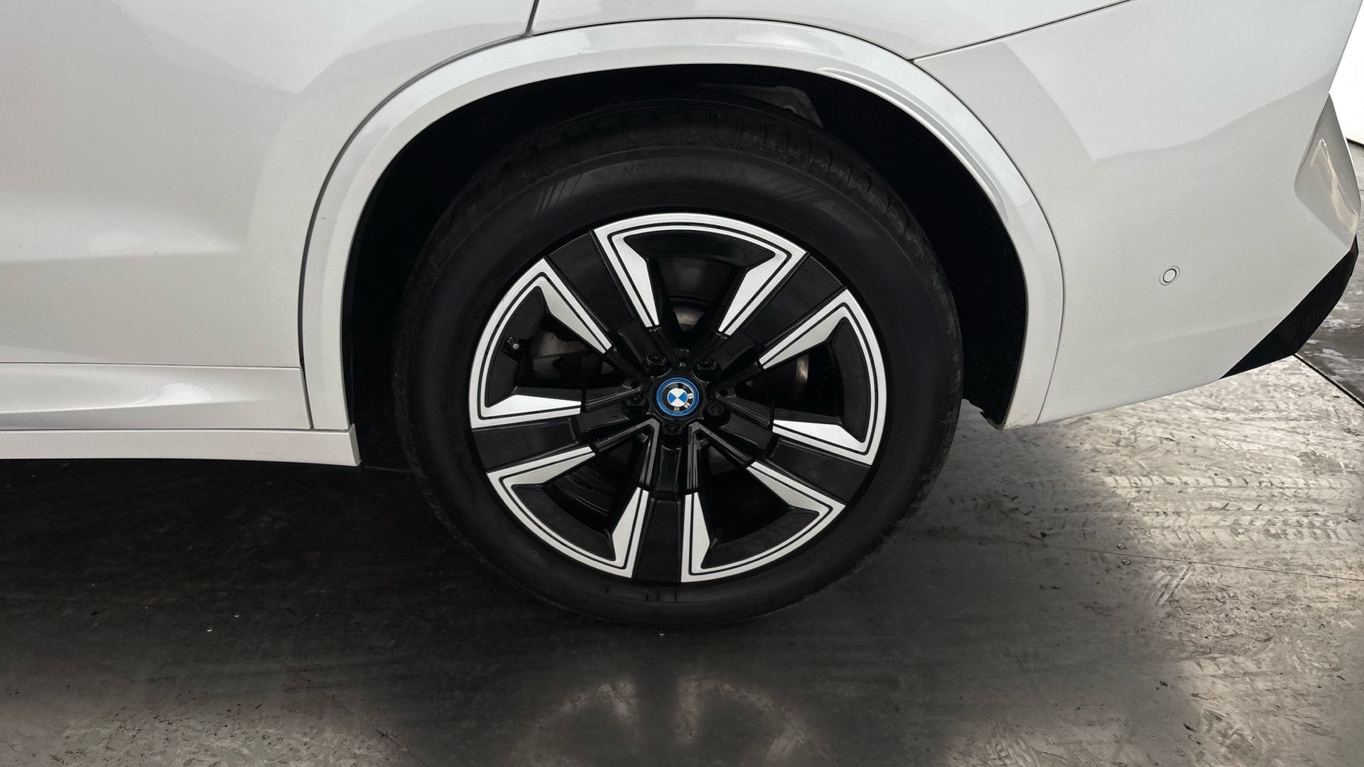 4027428 210kW M Sport 80kWh 5dr Auto