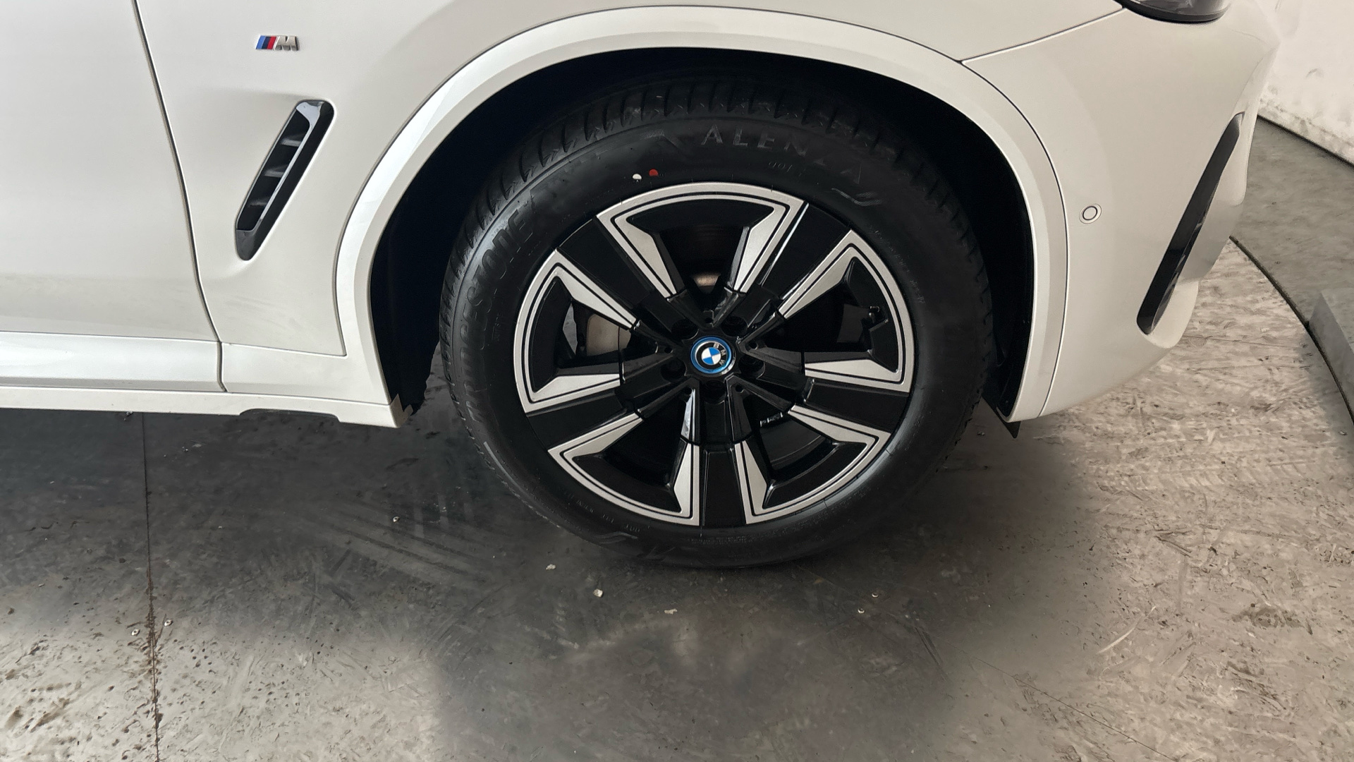 4027428 210kW M Sport 80kWh 5dr Auto