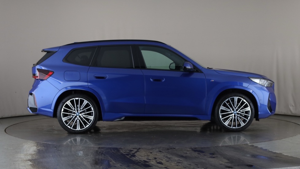 BMW iX1 Image 6