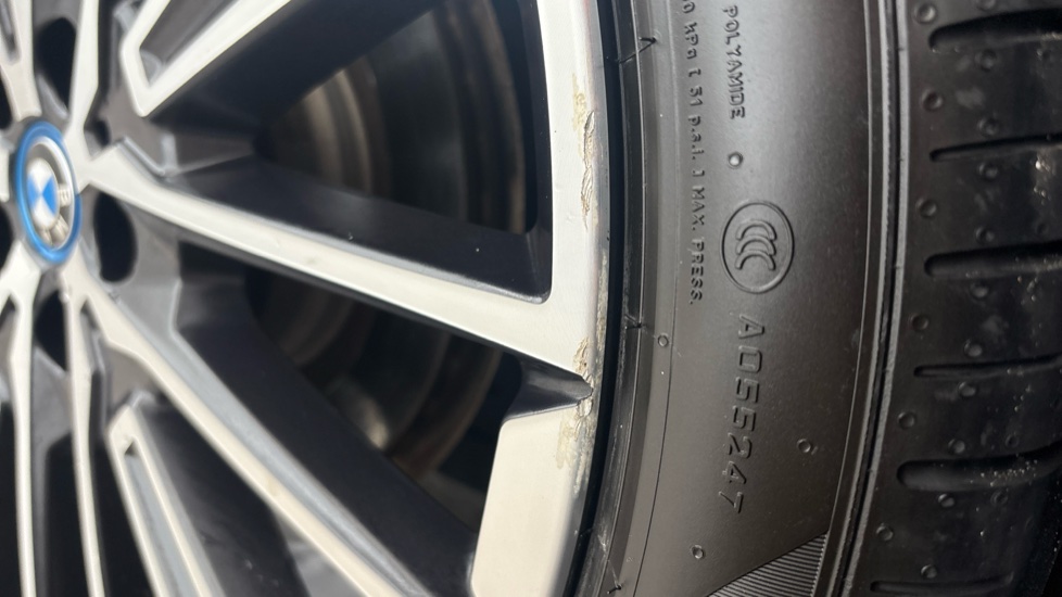BMW iX1 Scuff