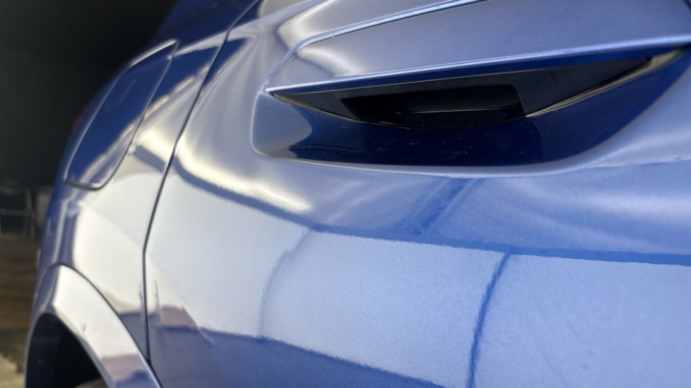 BMW iX1 Dent
