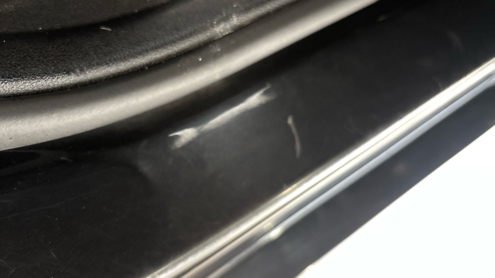 BMW iX3 scratches