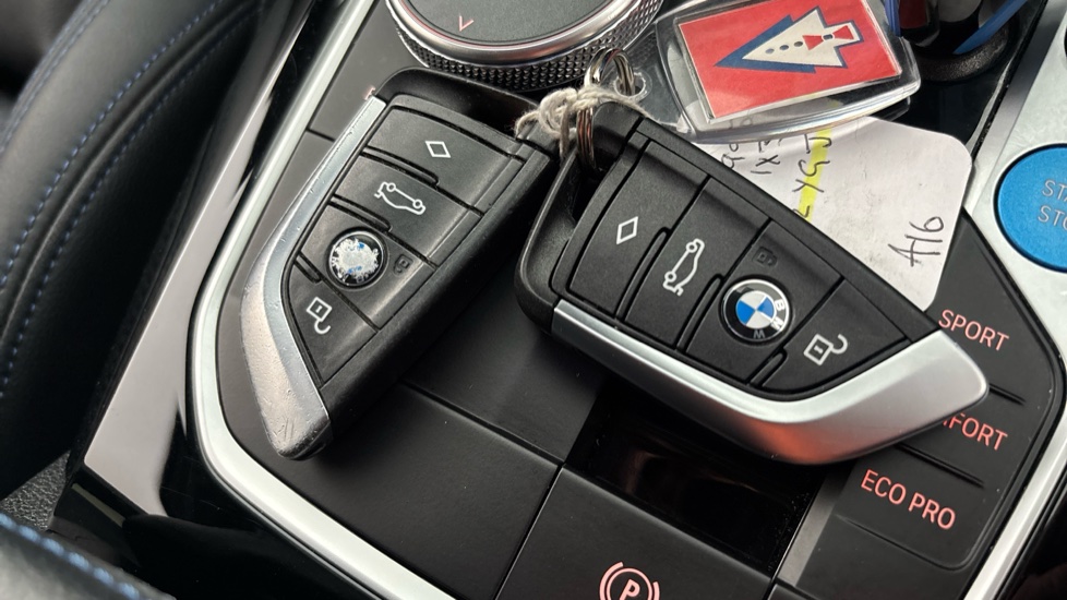 BMW iX3 2 keys