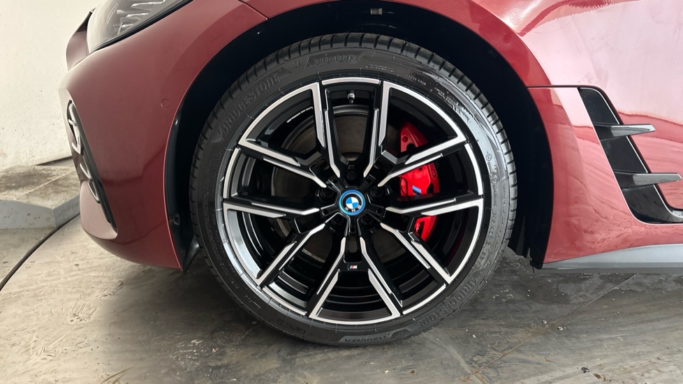 BMW I4 Image 17