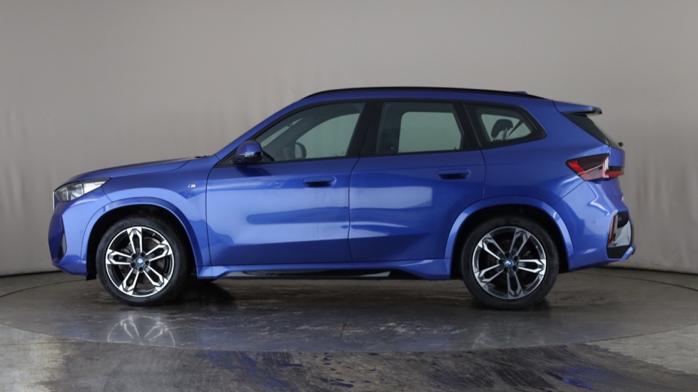 BMW iX1 Image 2