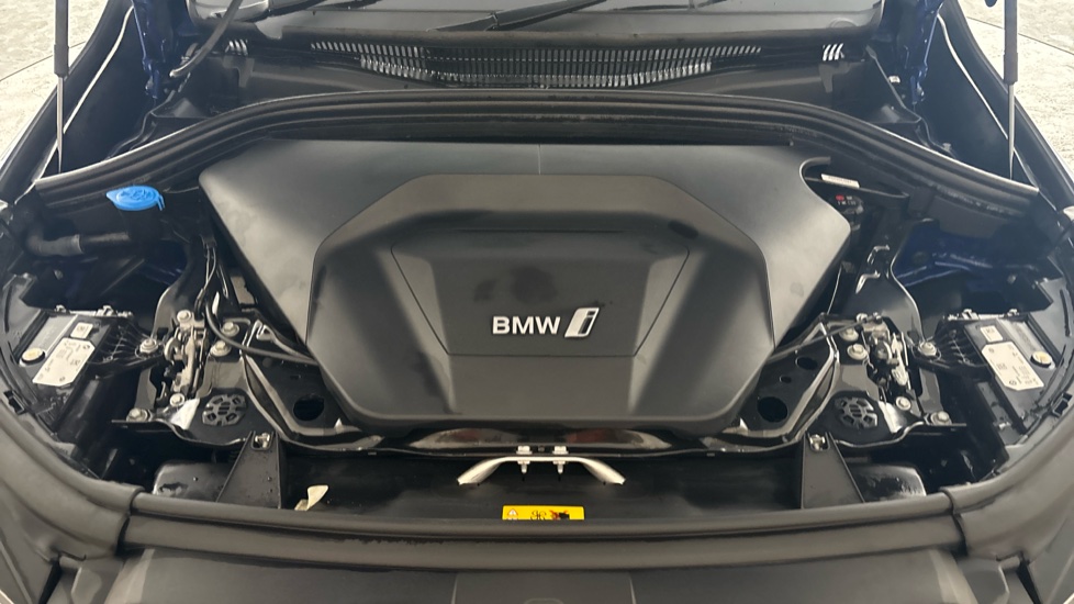 BMW iX1 Image 16