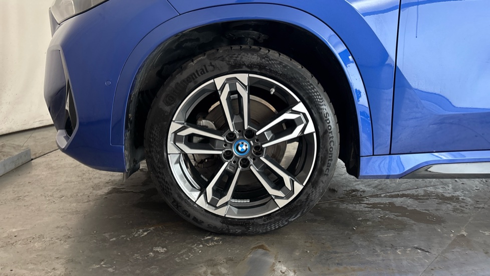 BMW iX1 Image 17