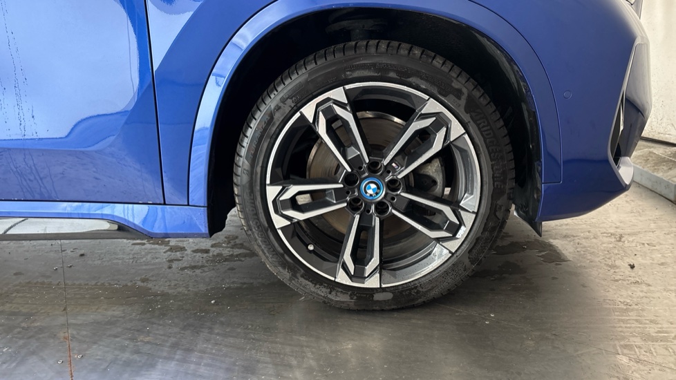 BMW iX1 Image 20