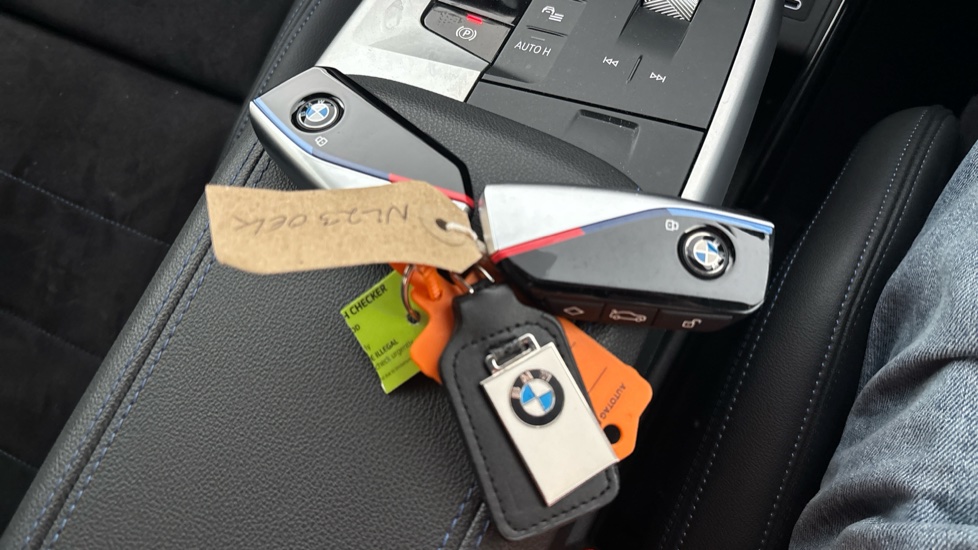 BMW iX1 2 keys