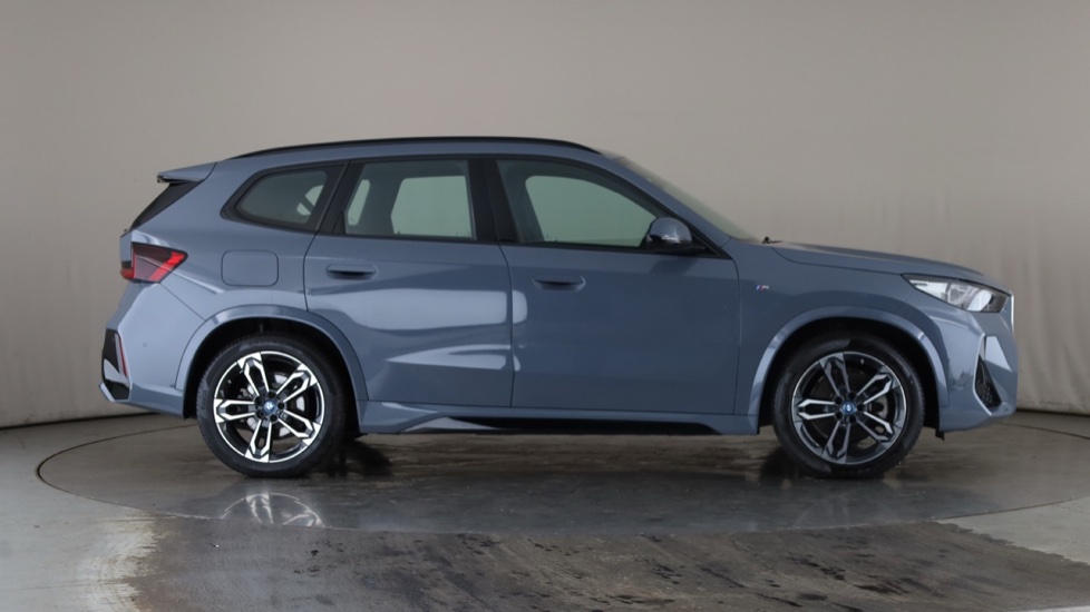 BMW iX1 Image 6