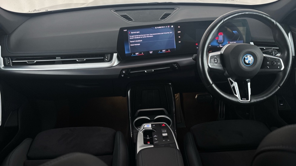 BMW iX1 Image 11