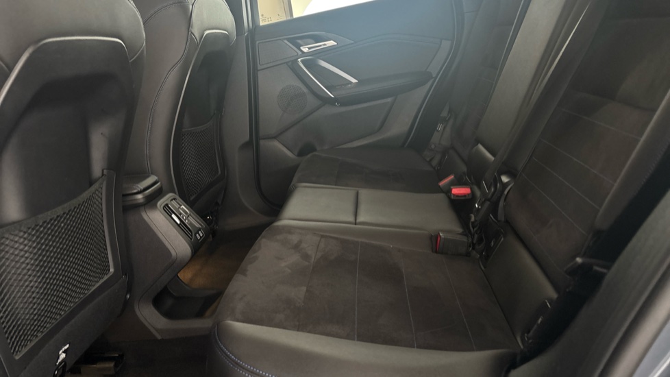 BMW iX1 Image 14