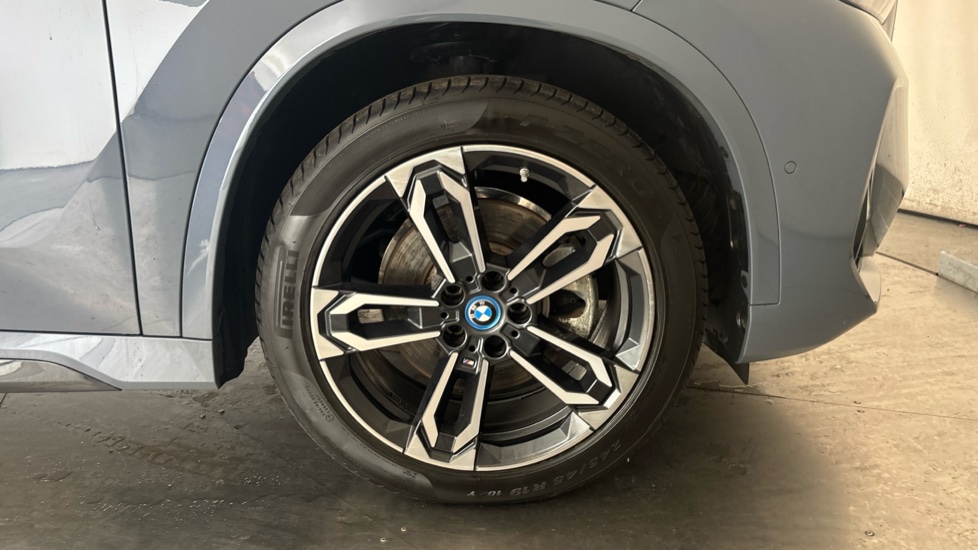BMW iX1 Image 20