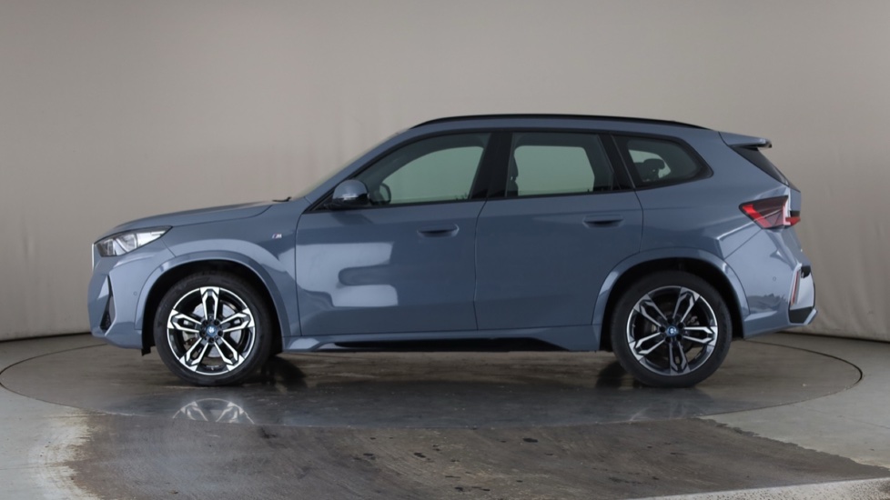 BMW iX1 Image 2