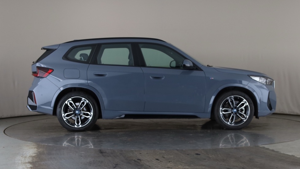 BMW iX1 Image 6