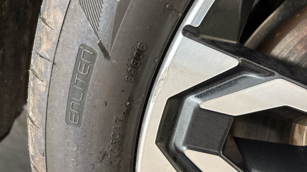 BMW iX1 Scuff
