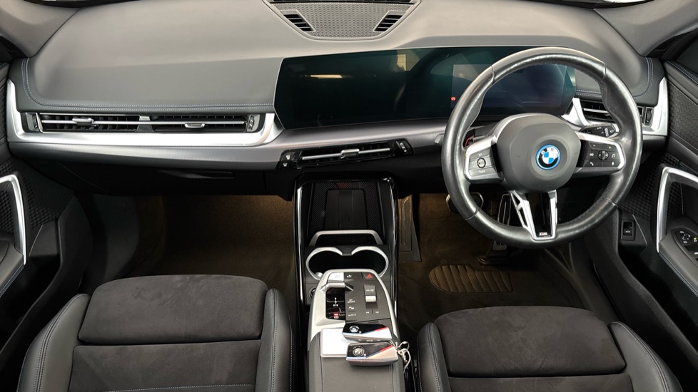 BMW iX1 Image 11