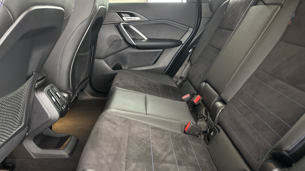 BMW iX1 Image 14