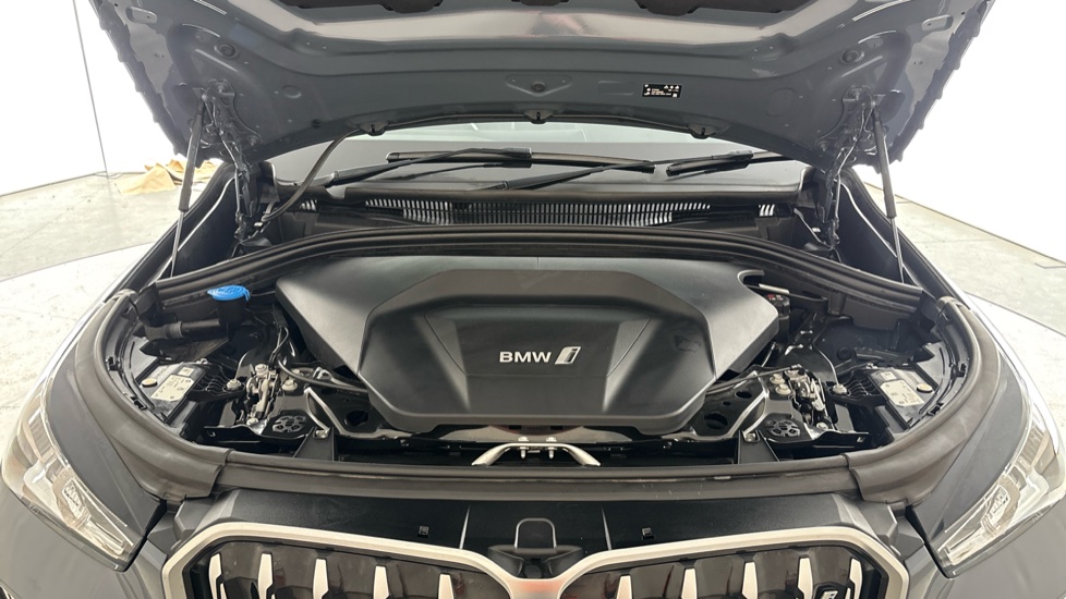 BMW iX1 Image 16