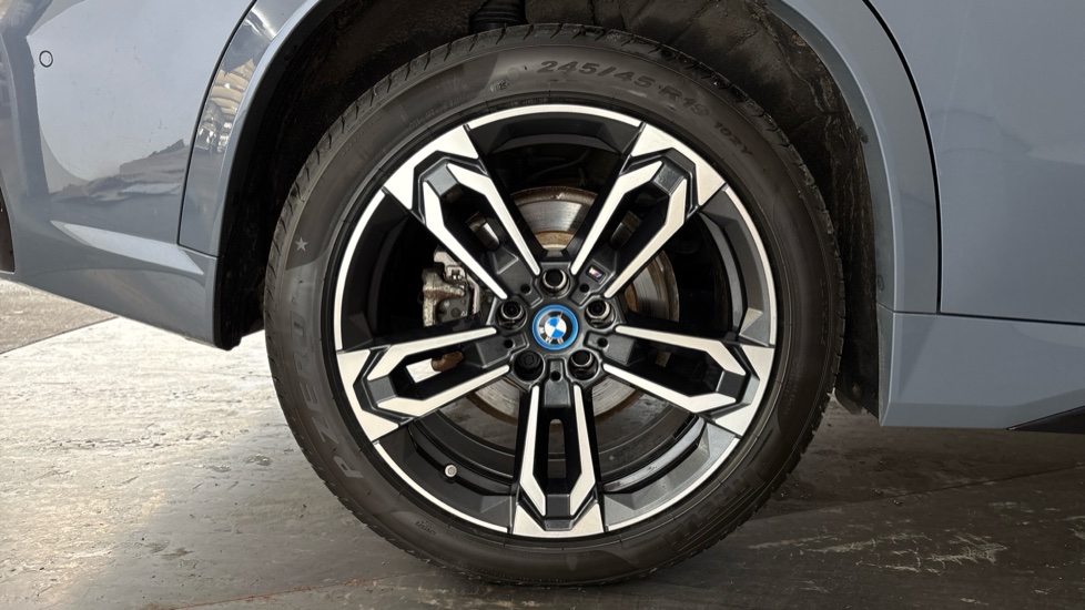 BMW iX1 Image 19