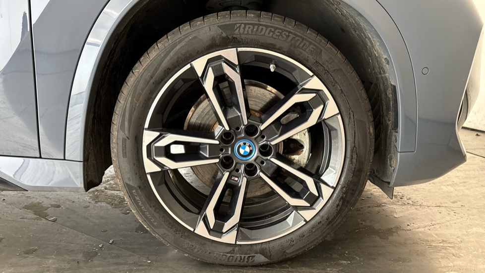 BMW iX1 Image 20
