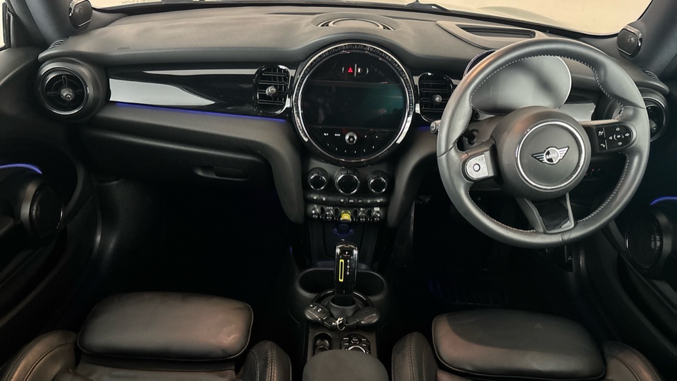 MINI HATCHBACK Image 11