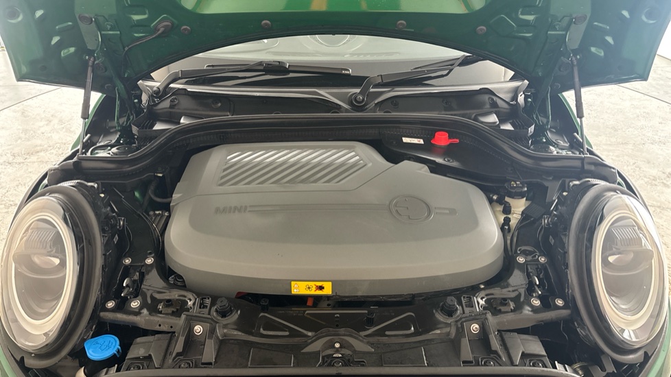 MINI HATCHBACK Image 16