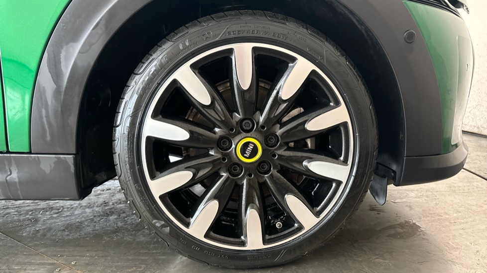 MINI HATCHBACK Image 20