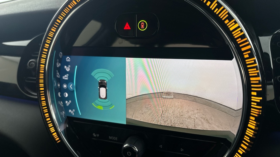 MINI HATCHBACK Reverse camera