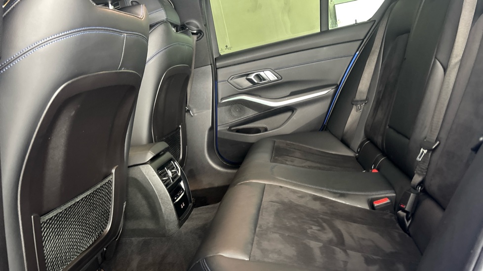 BMW 3 SERIES Image 14