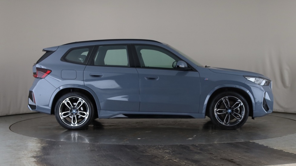 BMW iX1 Image 6