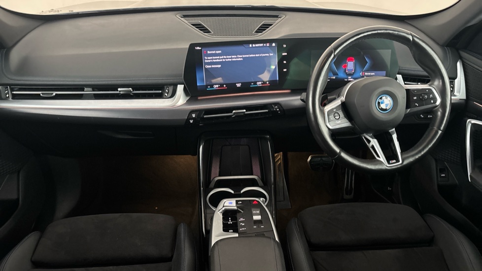BMW iX1 Image 11