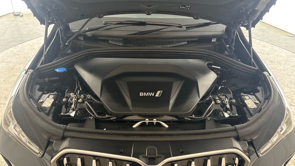 BMW iX1 Image 16